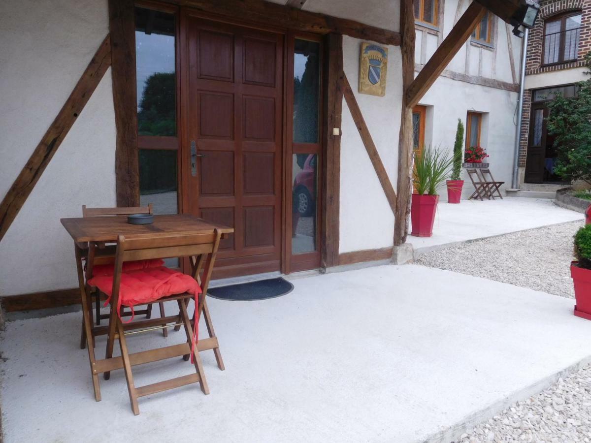 La Chambre D'Amis La Costignieres Montgueux Exterior foto